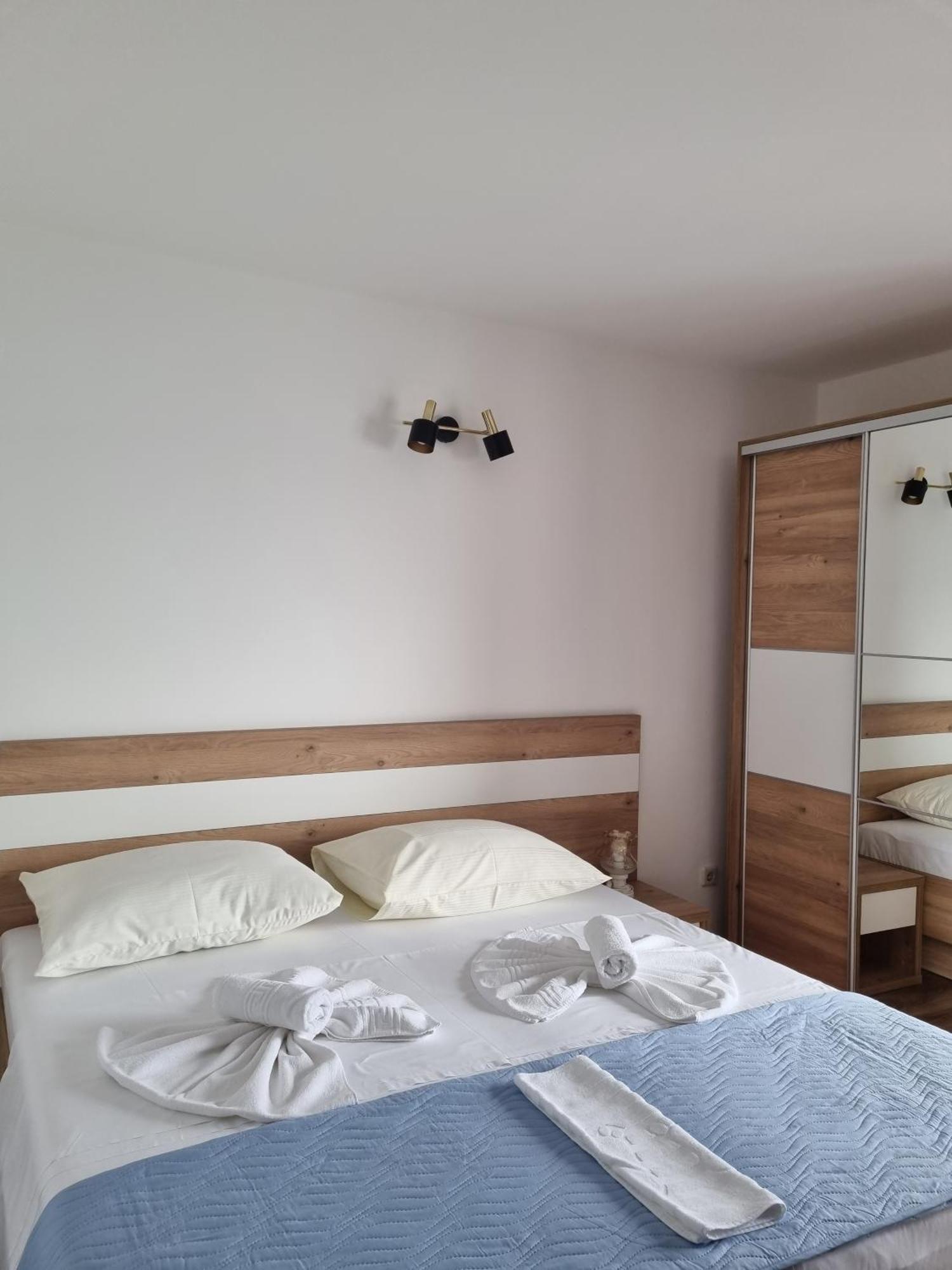 Bed And Breakfast Miramar Starigrad Paklenica Dış mekan fotoğraf