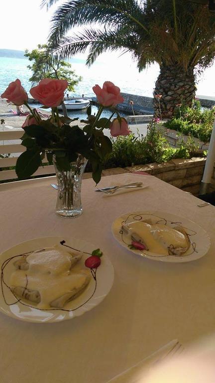 Bed And Breakfast Miramar Starigrad Paklenica Dış mekan fotoğraf