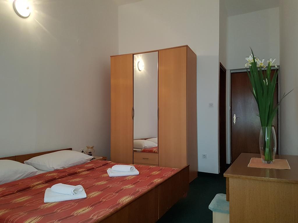 Bed And Breakfast Miramar Starigrad Paklenica Dış mekan fotoğraf