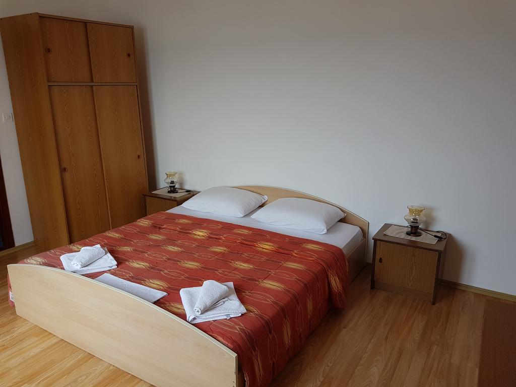 Bed And Breakfast Miramar Starigrad Paklenica Dış mekan fotoğraf